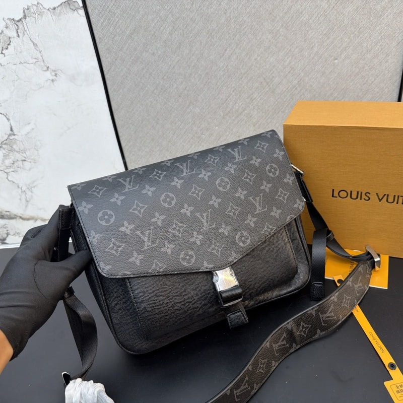 New Fashion Men's Crossbody Bag CWT1326092307