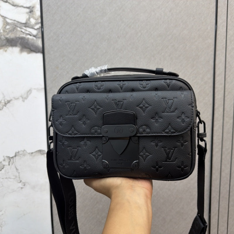 New Fashion Men's Crossbody Bag CWT1326092308