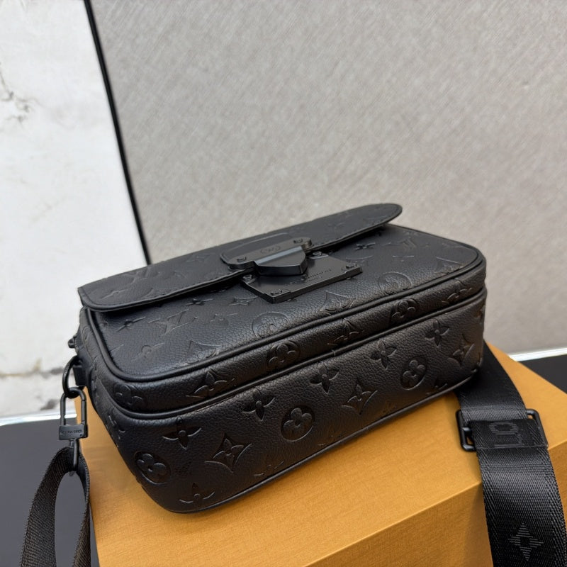 New Fashion Men's Crossbody Bag CWT1326092308