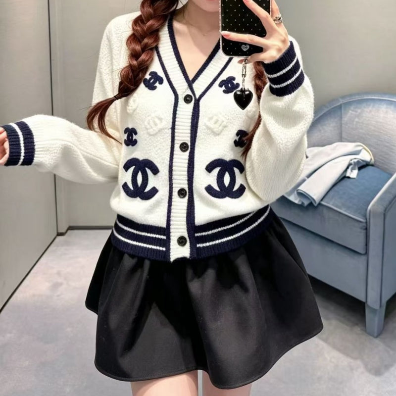 New Fashion Women's V Neck Color Block Knit Cardigan  DM132609232