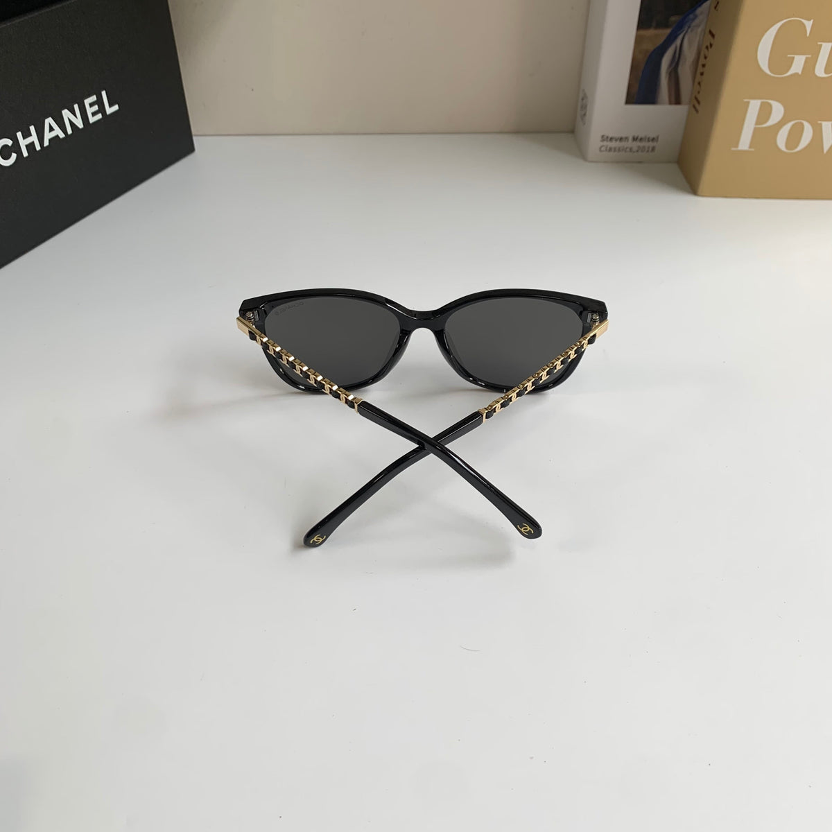 Women's Luxury Round Frame Sunglasses LD1326092818