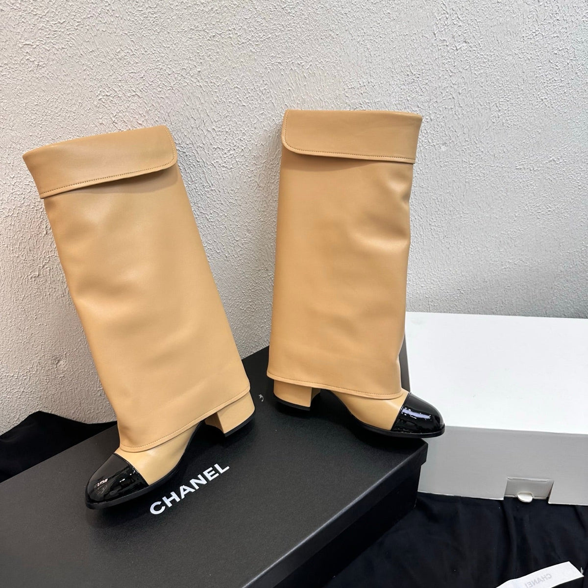 New Fashion Women's CC High Boots NK1326093010