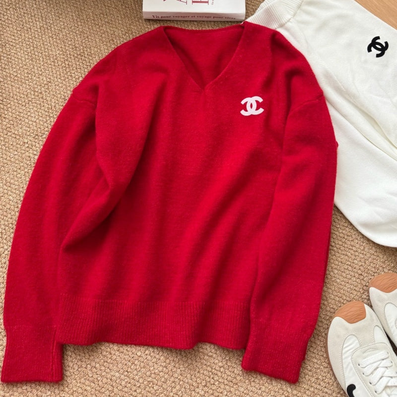 New Fashion Women's CC Christmas Red V-Neck Knit Sweater DM1326100813