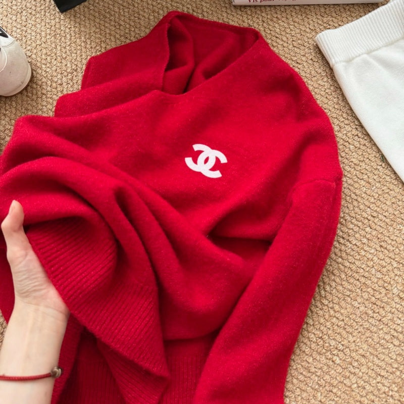 New Fashion Women's CC Christmas Red V-Neck Knit Sweater DM1326100813